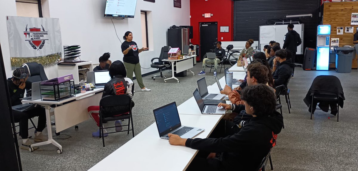 Senior Transition Workshop happening now at Florida City campus! 🎓📚 The students are fully engaged in the session, gaining valuable insights and tools to navigate their journey after graduation. #mlmpipa #tta #privateschool #educationmatters #learningtogether #seniortransition