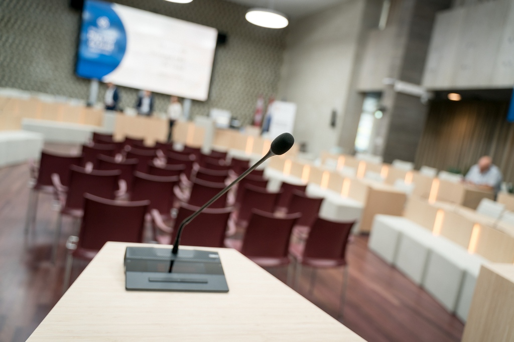 Ga zelf als raadslid vaker op onderzoek uit! Is een van de tips van de onderzoekers van Universiteit Leiden voor minder coalitie tegen oppositie en voor een sterkere raad. Meer tips? Lees hier alle aanbevelingen ⤵️
raadsleden.nl/actueel/nieuws…