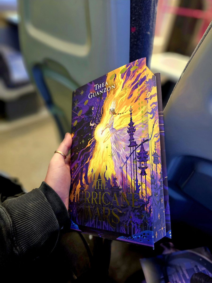 The Hurricane Wars - Thea Guanzone

This is by far the prettiest book I own...

#bookblogger #bookrecommendations #book #bookmail #bookstagram #booktwitter #booktok #thehurricanewars #theaguanzon
