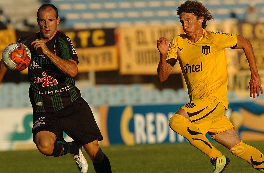 A 15 días de haber asumido Maxi Pérez como AT de tercera fue desvinculado del club ya que seguía ejerciendo el trabajo anterior como captador de Torque. En el club consideraron que existe un conflicto de intereses.