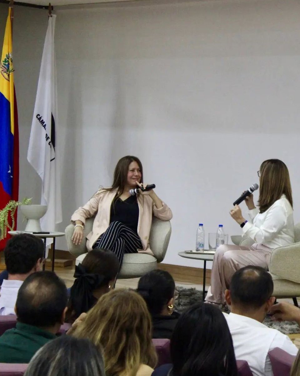 camaramaracaibo's tweet photo. #XMásYMejoresEmpresas | A casa llena se desarrolló la conferencia "Bienestar, liderazgo y crecimiento empresarial" auspiciado por la Fundación CETRO y la @CamaraMaracaibo. 

Gracias a quienes asistieron. Su participación fue clave para lograr una experiencia enriquecedora https://t.co/HWHPoriP4N