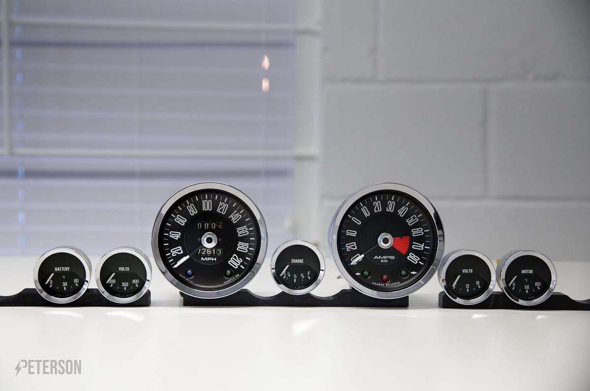elecclassiccars's tweet image. Another beautiful set of gauges brought into the 21st century, ready to talk to our EV drivetrain. But which car are these destined for? 😎⚡️👌 @Peterson_EV #electricconversion #electricclassic
