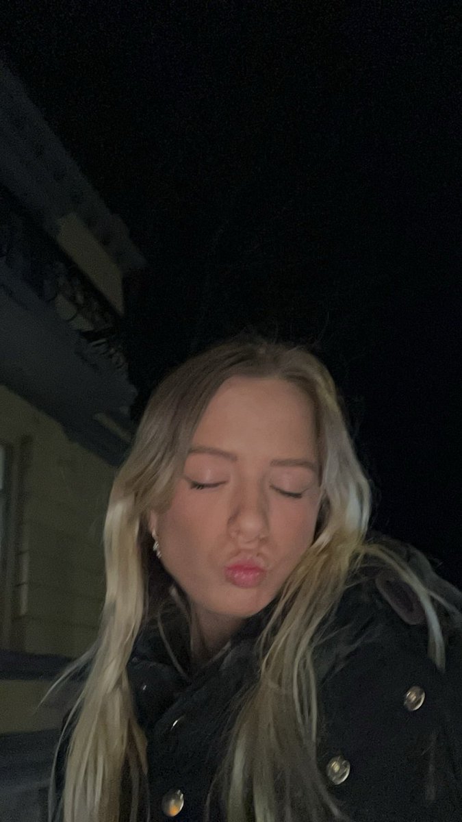 Kraysay's tweet image. Call me pretty🫶🏻