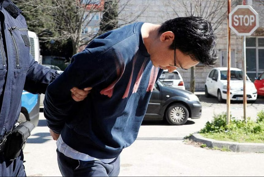 Criptoinforme's tweet photo. 🌐Han Chang-joon, ex CFO de Terraform Labs, ha sido extraditado a Corea del Sur desde Montenegro. Arrestado en 2023 junto a Do Kwon, enfrentan solicitudes de extradición de fiscales estadounidenses y surcoreanos.
#InfoCripto https://t.co/XqYSPfbjnq