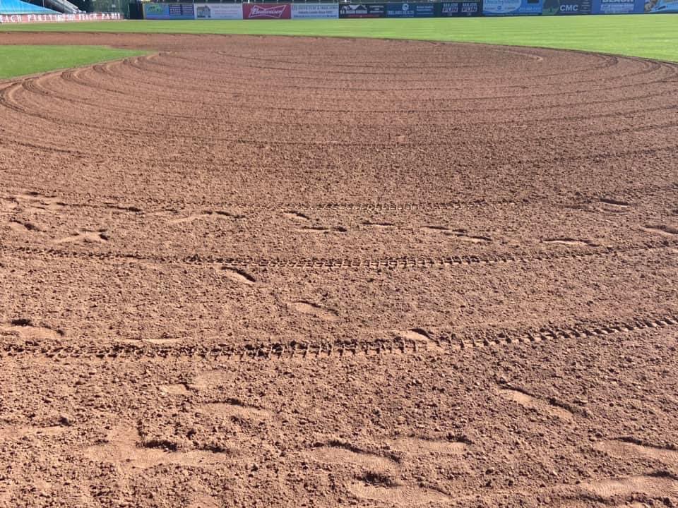 WilsonSportTurf's tweet photo. Spent a couple days at the Myrtle Beach Pelicans adding/blending a fresh load of DuraEdge Field Saver, laser grading, &amp; adding PlayBall Conditioner to the infield. Now it’s time to “just add water”! https://t.co/PgieQrmJzz