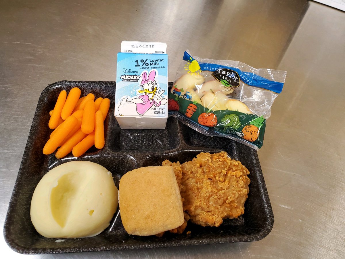 CCS_SNProgram's tweet photo. Our @BlytheBower cafeteria is serving up a delicious lunch today! Thank you ladies! https://t.co/u1czxueyUD