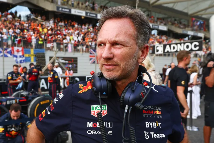 lizandelrio's tweet photo. ¿Qué sería de RedBull sin Christian Horner?  Lleva dirigiendo a la escudería desde 2005😳 https://t.co/8I0DaZqxBv