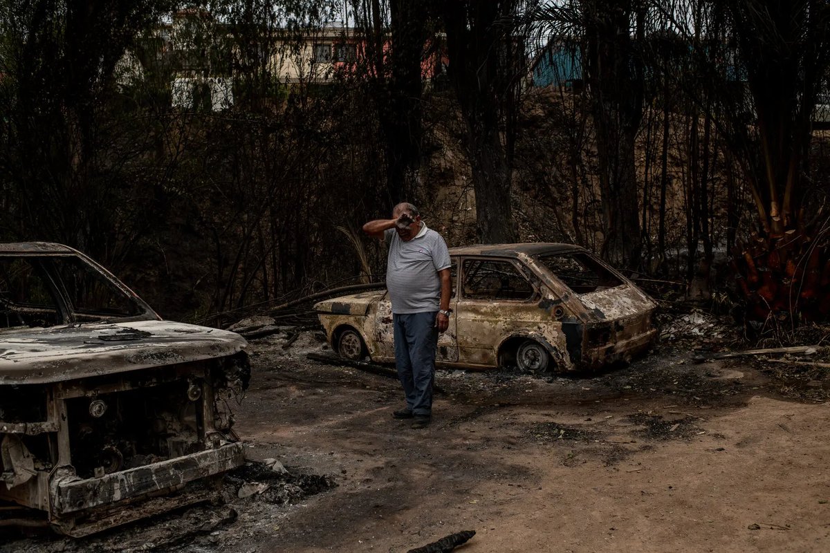 ferrandalmau78's tweet photo. Actualización #IIFF #Chile #ChileWildfires #Valparaíso #ViñaDelMar

Asciende a 122 el número de víctimas mortales
+ de 300 personas desaparecidas
Edificaciones afectadas + de 14.800 
40.000 personas afectadas 
156 #IncendiosForestales 
40 activos
112 controlados
4 extinguidos https://t.co/aR209ERKFg