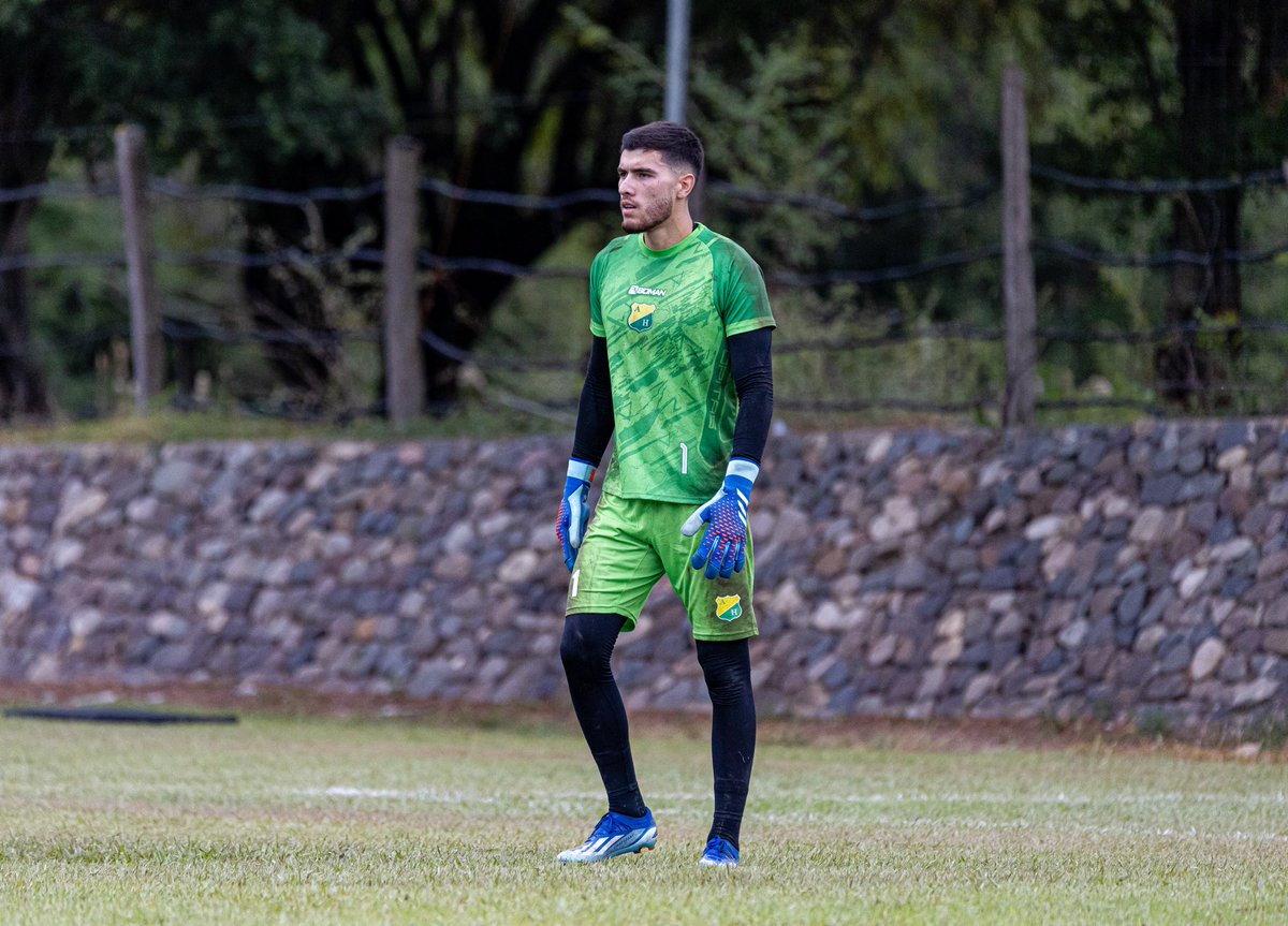 AtleticoHuilaof's tweet photo. 🇨🇴Sebastián ya se entrena con nosotros, a dejarlo todo por estos colores 🫶🏻🔰

#OrgulloOpita 🔰 https://t.co/DMyhzEXdVz