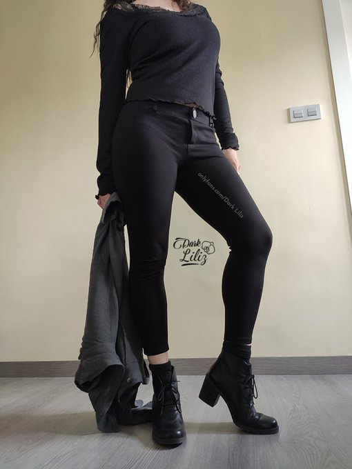 Ok Monday, let's do to this...🖤   📷https://t.co/BA861Da1eG   #footfetishwoman #footfetishworship #feetgram<a href="/tag/sexy"class="tags"><span>#sexy</span></a><a href="/tag/hot"class="tags"><span>#hot</span></a><a href="/tag/feet"class="tags"><span>#feet</span></a><a href="/tag/foot"class="tags"><span>#foot</span></a><a href="/tag/toe"class="tags"><span>#toe</span></a><a href="/tag/toes"class="tags"><span>#toes</span></a><a href="/tag/milf"class="tags"><span>#milf</span></a><a href="/tag/longlegs"class="tags"><span>#longlegs</span></a>