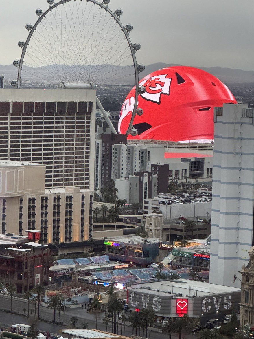 devildogmrk's tweet image. Raiders Fans Losing Minds. Have To Watch @AllegiantStadm Transformed To @Chiefs HQ. As Home Team, Raiders Endzone, Locker Room Re-Painted Chiefs Red &amp;amp; Yellow. Even The Dome Is A Chiefs Helmet. Chiefs Play (&amp;amp; Hopefully Win) A Playoff / Super Bowl In Vegas Before Raiders 😂