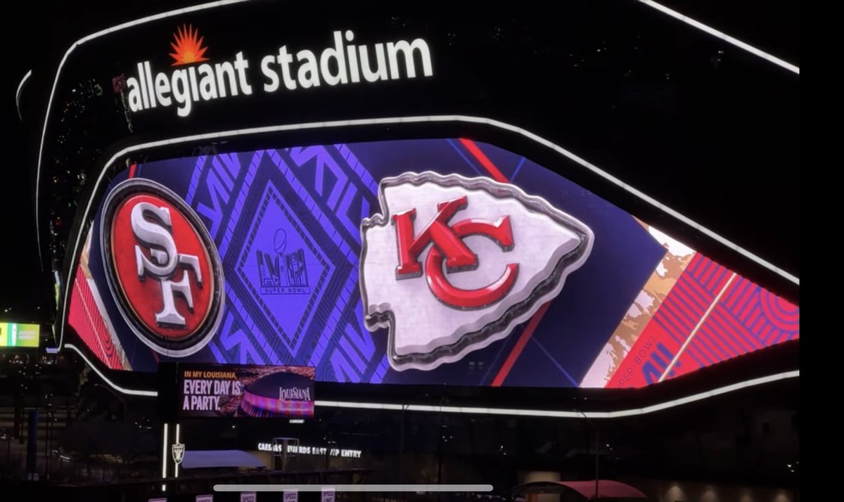 devildogmrk's tweet image. Raiders Fans Losing Minds. Have To Watch @AllegiantStadm Transformed To @Chiefs HQ. As Home Team, Raiders Endzone, Locker Room Re-Painted Chiefs Red &amp;amp; Yellow. Even The Dome Is A Chiefs Helmet. Chiefs Play (&amp;amp; Hopefully Win) A Playoff / Super Bowl In Vegas Before Raiders 😂