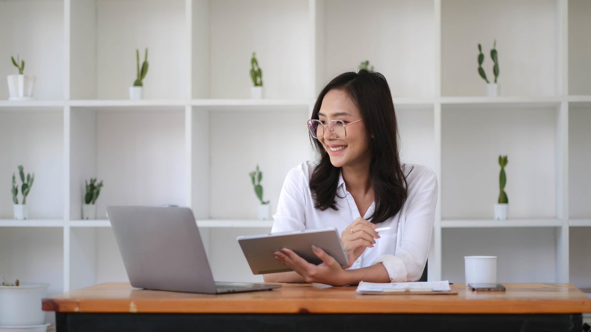 OBIAA_'s tweet image. There are digital tools to help with every aspect of running a small business.

In this FREE #DigitalMainStreet webinar, you'll learn:

⌚️How best to evaluate software and apps to run your small business
💡How different apps work together 

Register now! bit.ly/4bo26mi