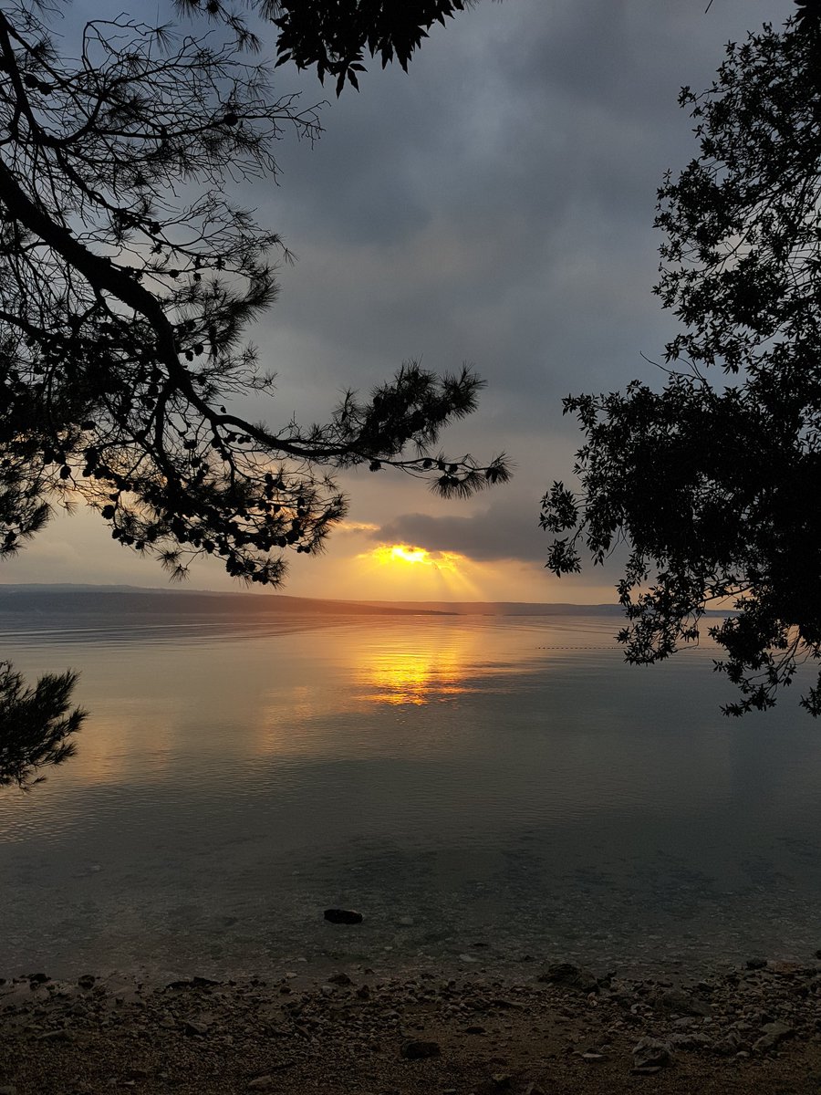 FilipSkomerzha's tweet photo. Šetnja nakon posla
Crikvenica, glavna plaža
5. veljače 2024. | 16:25-16:37
#SoliDeoGloria #IsusKrist #Crikvenica #Kvarner #Jadran #Adria #Hrvatska #Croatia #AdriaticSea #obala #zalazak #sunset #priroda #nature #beach #sea #fotografija #photography #NaturePhotography #scenery https://t.co/S1RiDXAV16