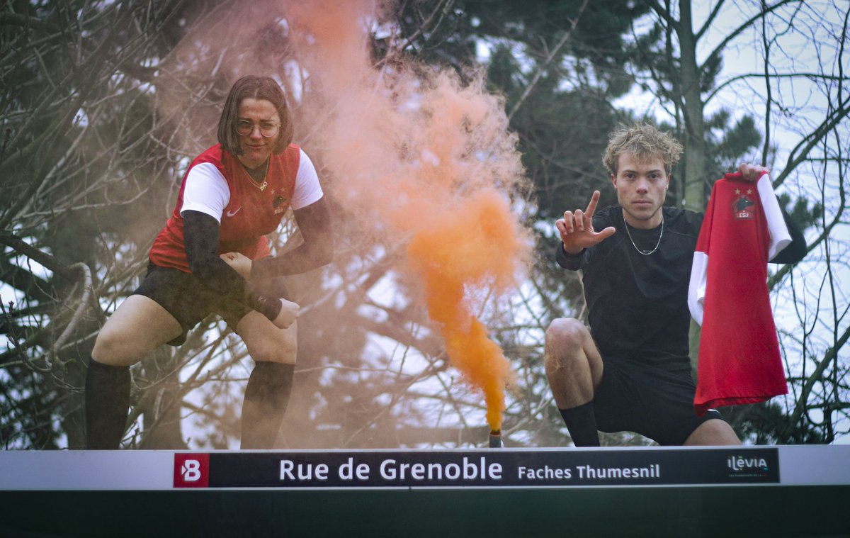 TFIEJ_2024's tweet photo. À Faches Thumesnil, ils ont légué leur trophée à l’EJDG. Parviendront-ils à le récupérer ? Lisa Morison et Noé Bente sont les capitaines de @ESJ_United 🔴
Crédit photo : Matteo Vivier https://t.co/cCR8a432bW