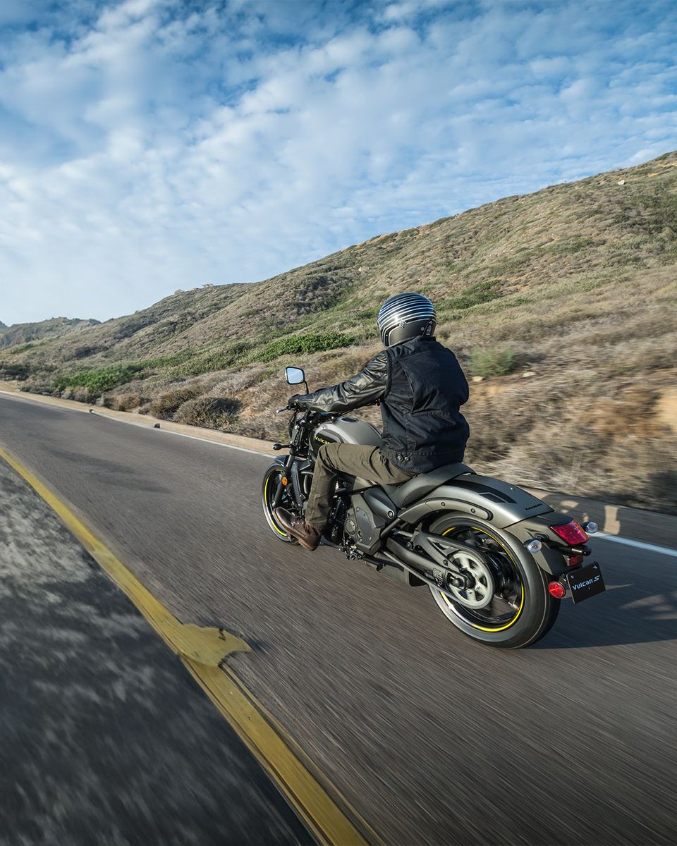 KawasakiUSA's tweet image. From the open road to the city streets and back again, the #VulcanS is a classic for a reason. Where are you headed? #GoodTimes #Kawasaki