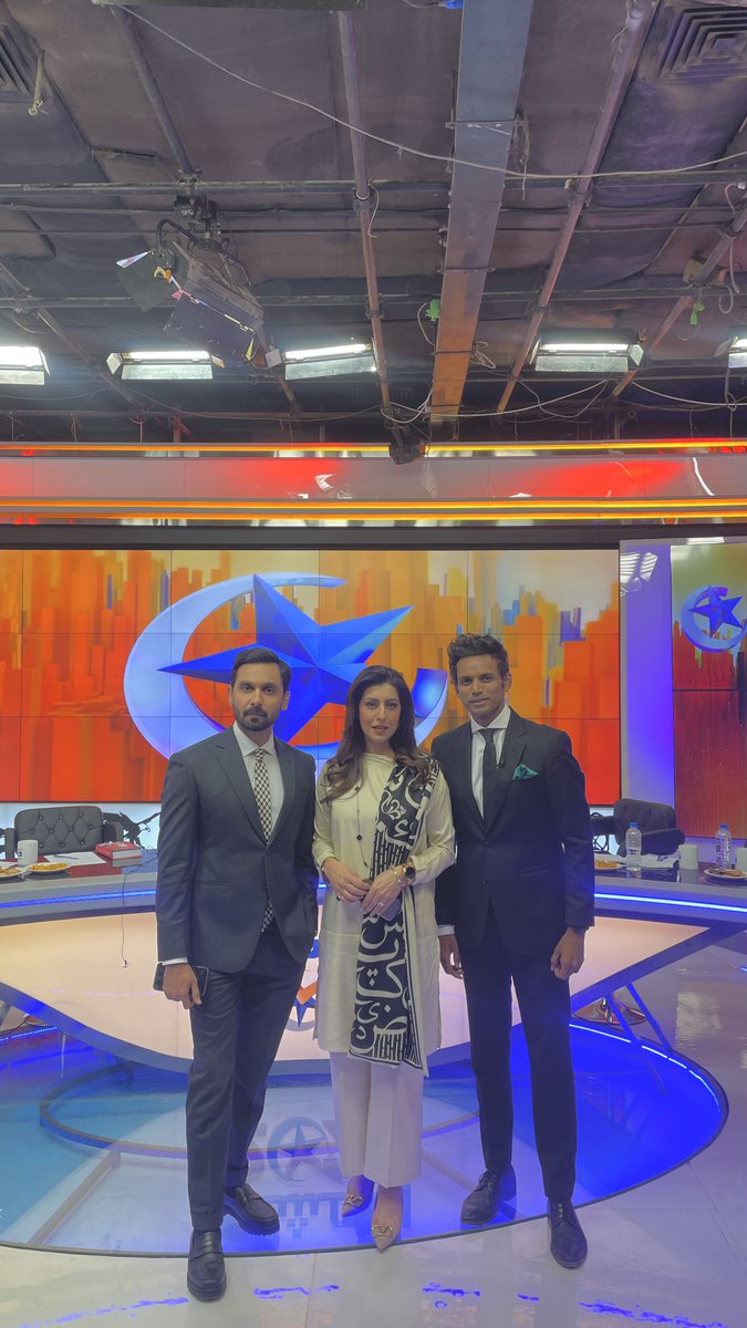 Muhammad Junaid Zafar (@junaidmuhammadd) on Twitter photo At <a href="/ElectionCellGeo/">Geo News Election Cell</a> with <a href="/abdullahsultan/">Abdullah Sultan</a> & <a href="/humaamirshah/">Huma Amir Shah</a> on <a href="/geonews_urdu/">Geo News Urdu</a> ✌🏽🇵🇰💐#electionswithgeo At <a href="/ElectionCellGeo/">Geo News Election Cell</a> with <a href="/abdullahsultan/">Abdullah Sultan</a> & <a href="/humaamirshah/">Huma Amir Shah</a> on <a href="/geonews_urdu/">Geo News Urdu</a> ✌🏽🇵🇰💐#electionswithgeo