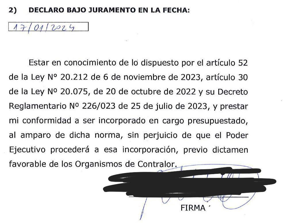 🔴MILITANTES PÚBLICOS

✔️Contratados MTOP sin concurso quedarán como funcionarios públicos.

🔴Entre ellos:
-Concejal suplente del Municipio A de MVD por la lista 71
- Suplente de edil lista 71 y presidenta de jovenes
-Exedil de Canelones por lista 33 

✔️Mañana en La Tapadita