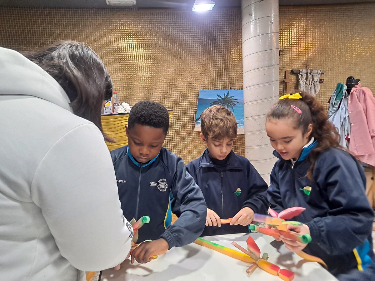 Visita al Centro de Artesanía: Taller de juguetes y malabares