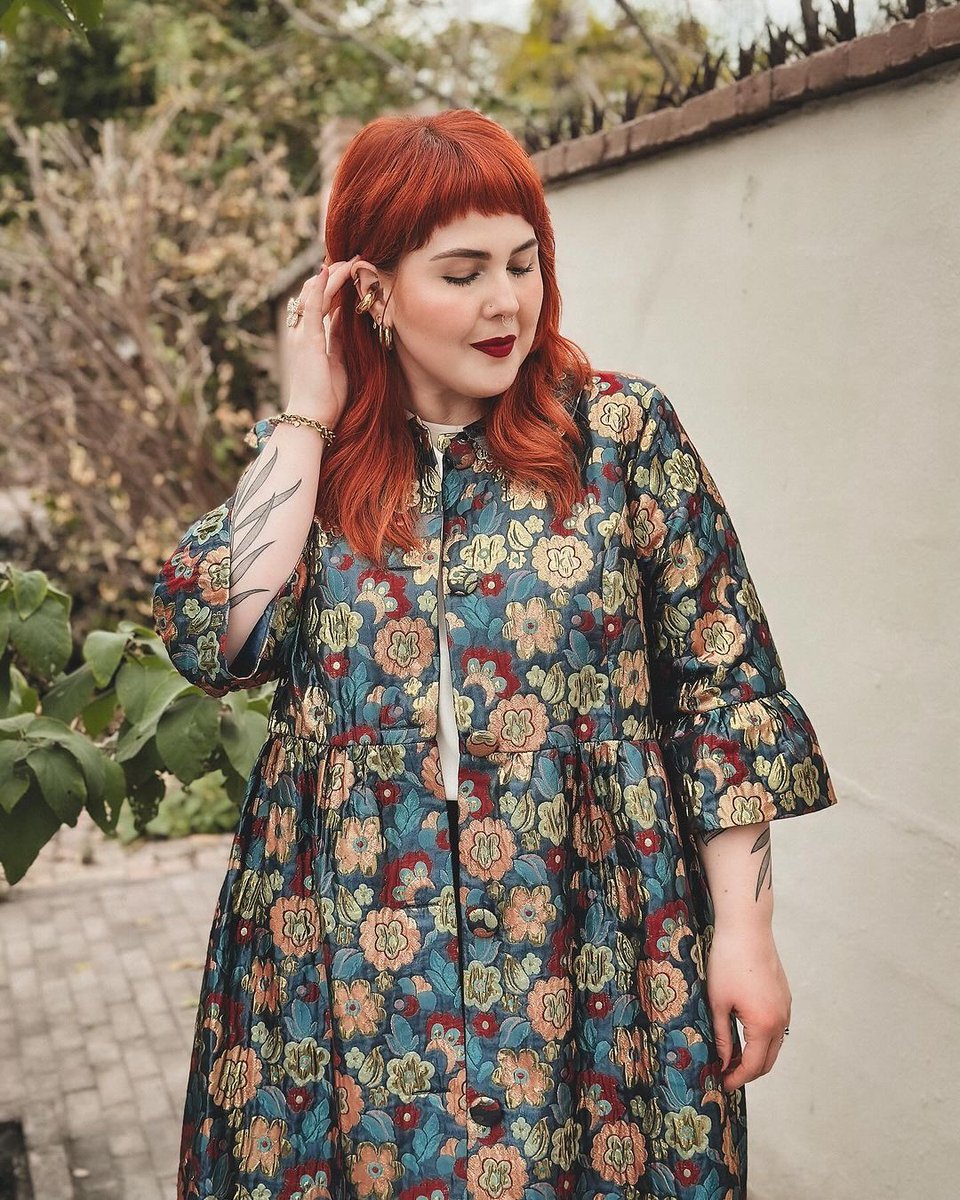 ModCloth's tweet image. Can we talk about how excellent @aylinnheredia looks in the brush with destiny car coat? 
l8r.it/SdjS

#vintagestylecoat #carcoat #oldmoney #1960sfashion