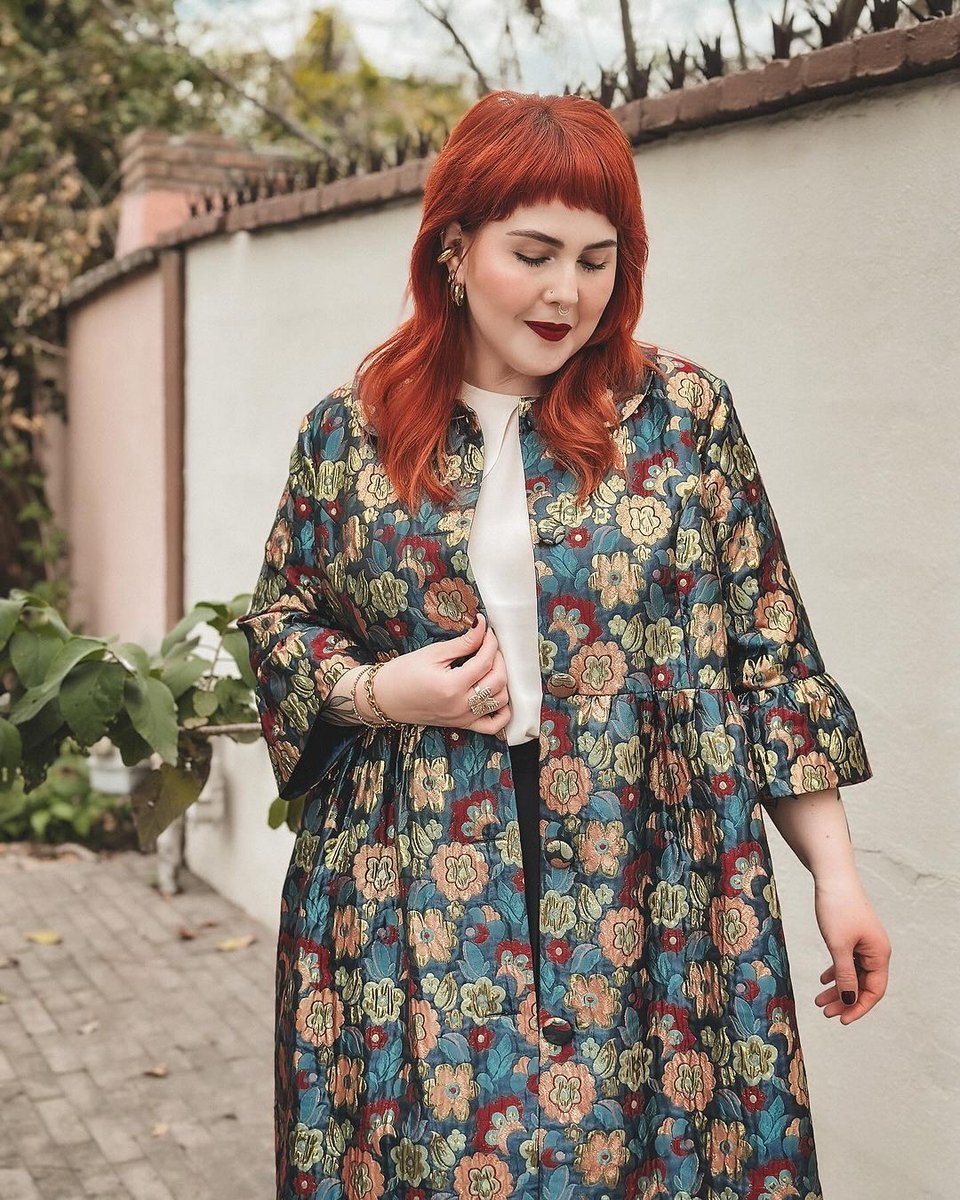 ModCloth's tweet image. Can we talk about how excellent @aylinnheredia looks in the brush with destiny car coat? 
l8r.it/SdjS

#vintagestylecoat #carcoat #oldmoney #1960sfashion