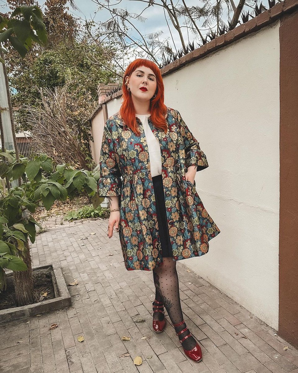 Can we talk about how excellent @aylinnheredia looks in the brush with destiny car coat? l8r.it/SdjS #vintagestylecoat #carcoat #oldmoney #1960sfashion