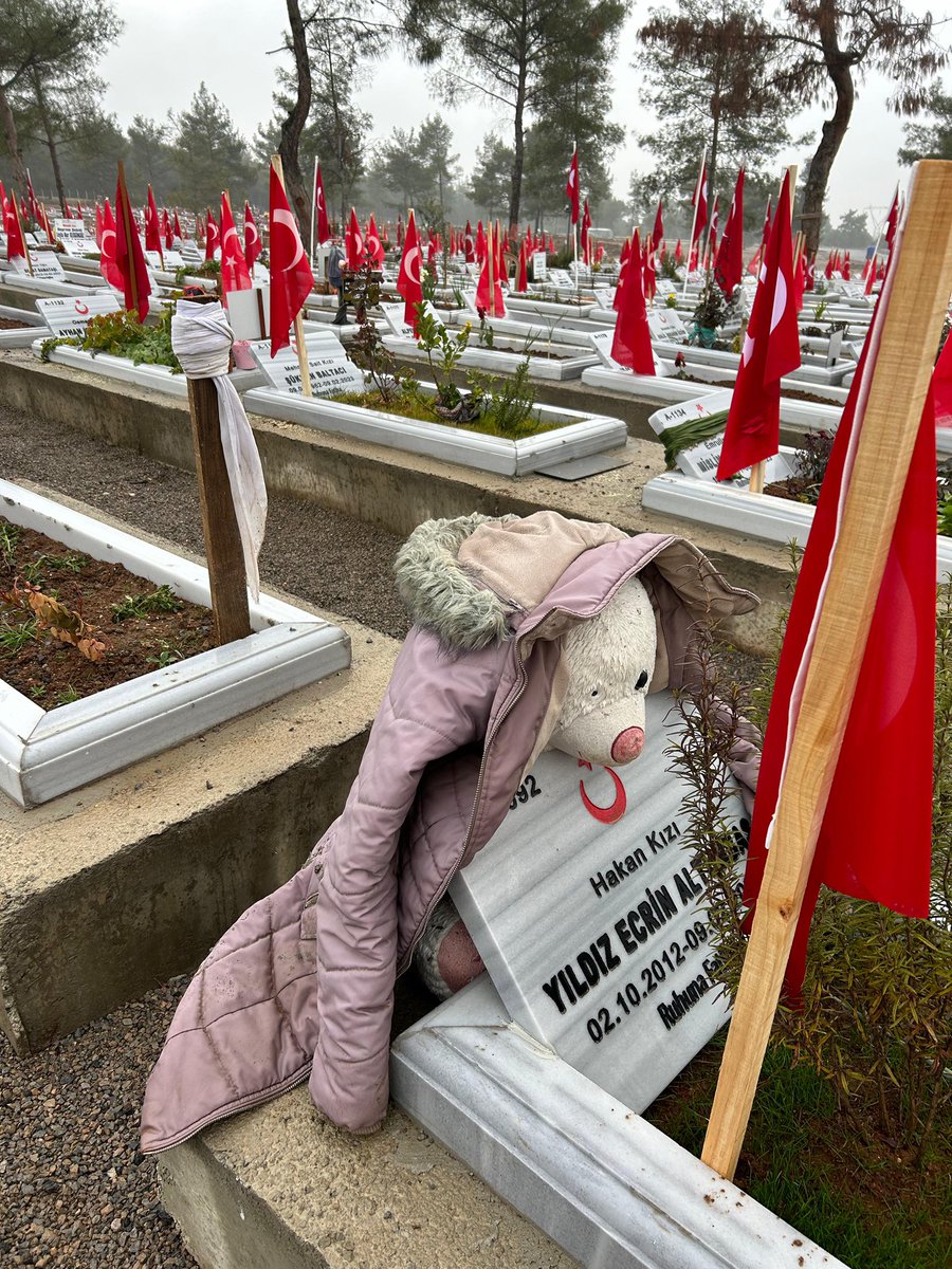 #KahramanMaraş

#AsrınFelaketi
Dinmeyen Acılar
Kimsesiz Toprakta Olanlar
Kimsesiz Hayatta Kalanlar
Yaralılar Çocuklar Kadınlar

#YenidenDiriliş
Devletimiz🇹🇷Milletimiz
Birlik Beraberlik Kardeşlik 
Hatimler Dualar Fatihalar

Yüce Rabbim Rahmet Eylesin
Yüce Rabbim Muhafaza Eylesin🤲🏼