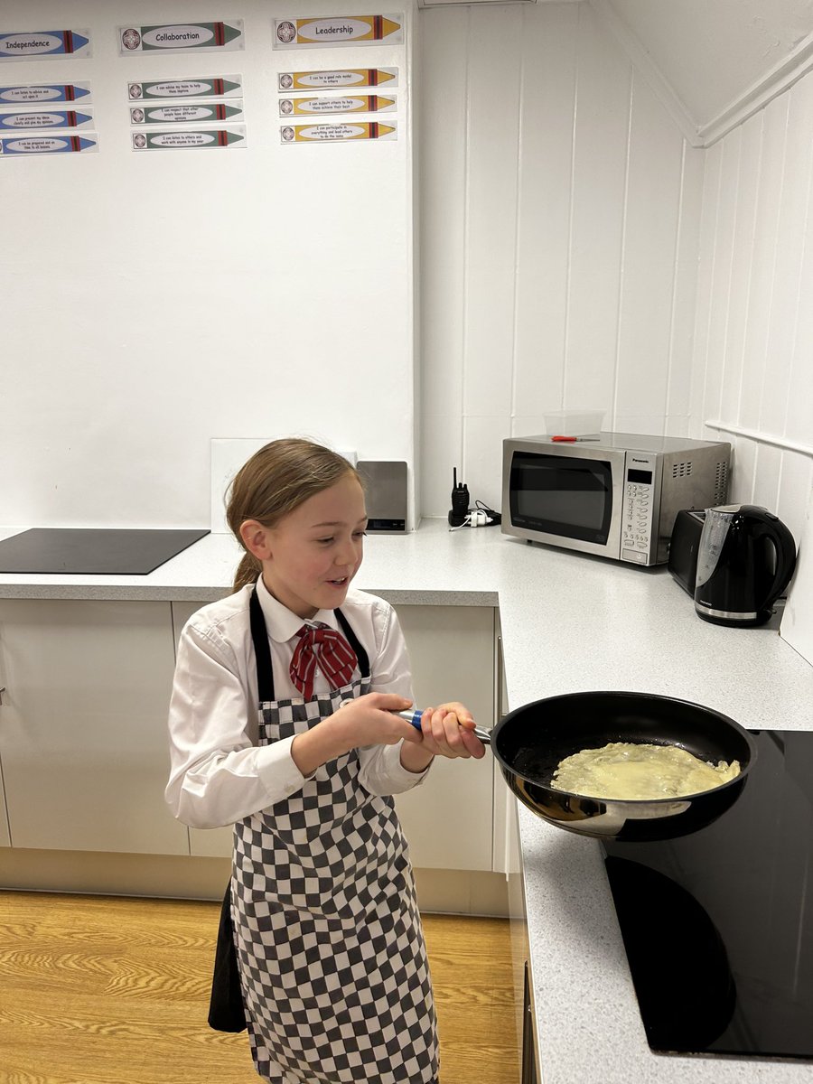 BGS_UpperSch's tweet photo. Y5&amp;6 baking club are enjoying their pancakes today! 🥞 #BGS_baking https://t.co/vGNB4gO1jN