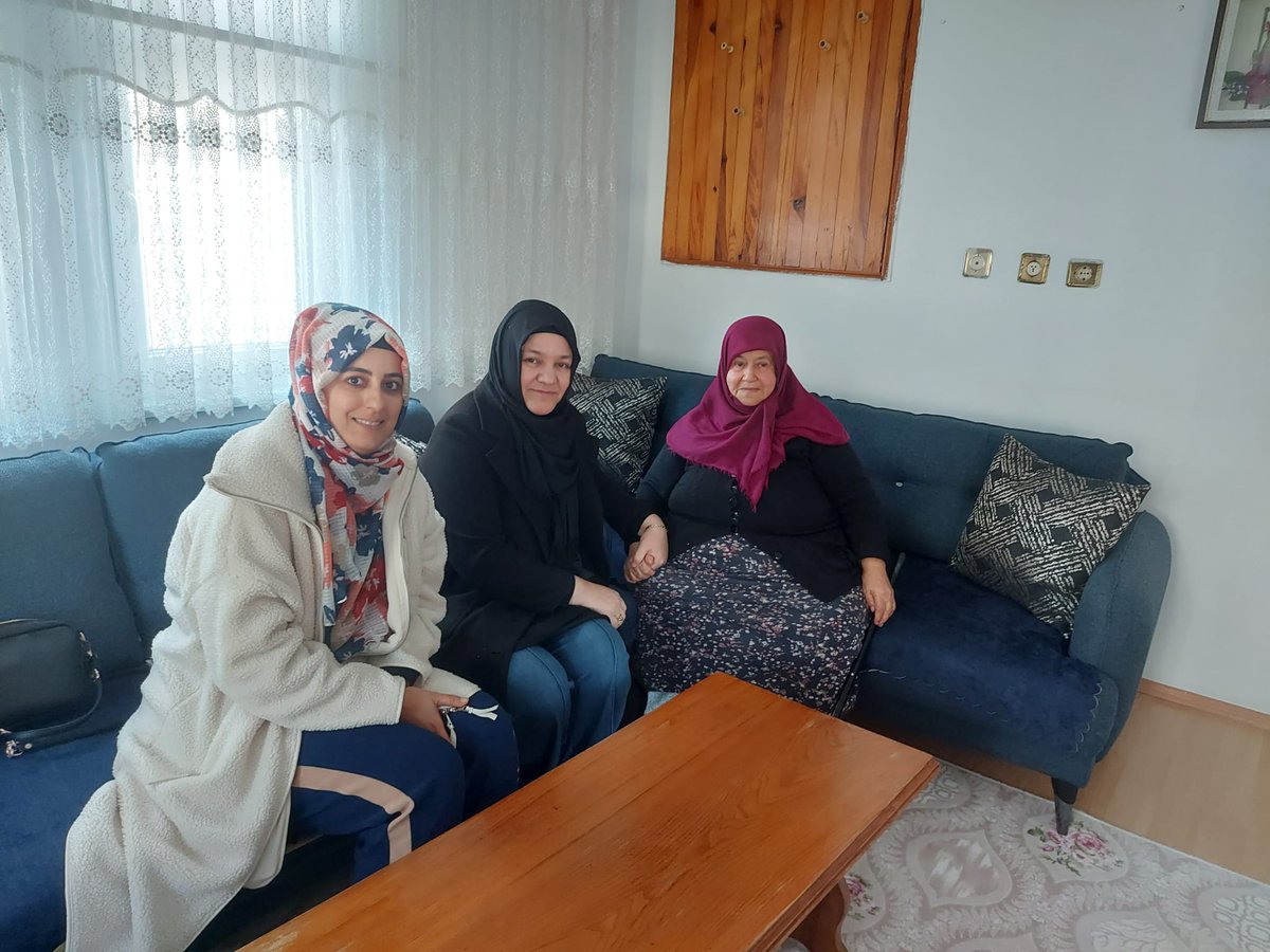 akturhal6060's tweet photo. 📍TEKMAN 

Sandık bazlı üye ziyaretlerimizi gerçekleştirdik.
#HazırızKararlıyız 
Ak Kadınlar sahadayız.

#BizBüyükBirAileyiz https://t.co/rEww0v7c2w