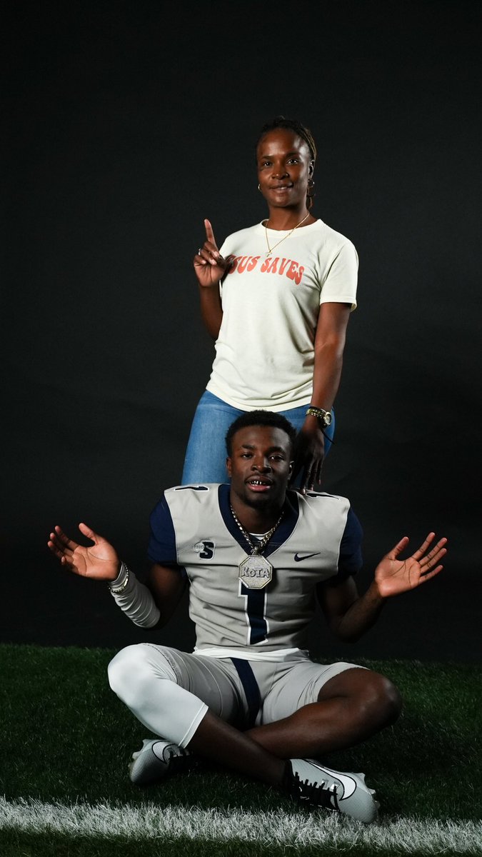 Blessed to announce that I will be committing to the UNIVERSITY OF CHARLESTON SOUTHERN 🙏🏿✍🏿<a href="/GabeGiardina/">Gabe Giardina</a> <a href="/_CoachTBell/">Tyler Bell</a> <a href="/coach_mikewelch/">Mike Welch</a> #AGTG #D1