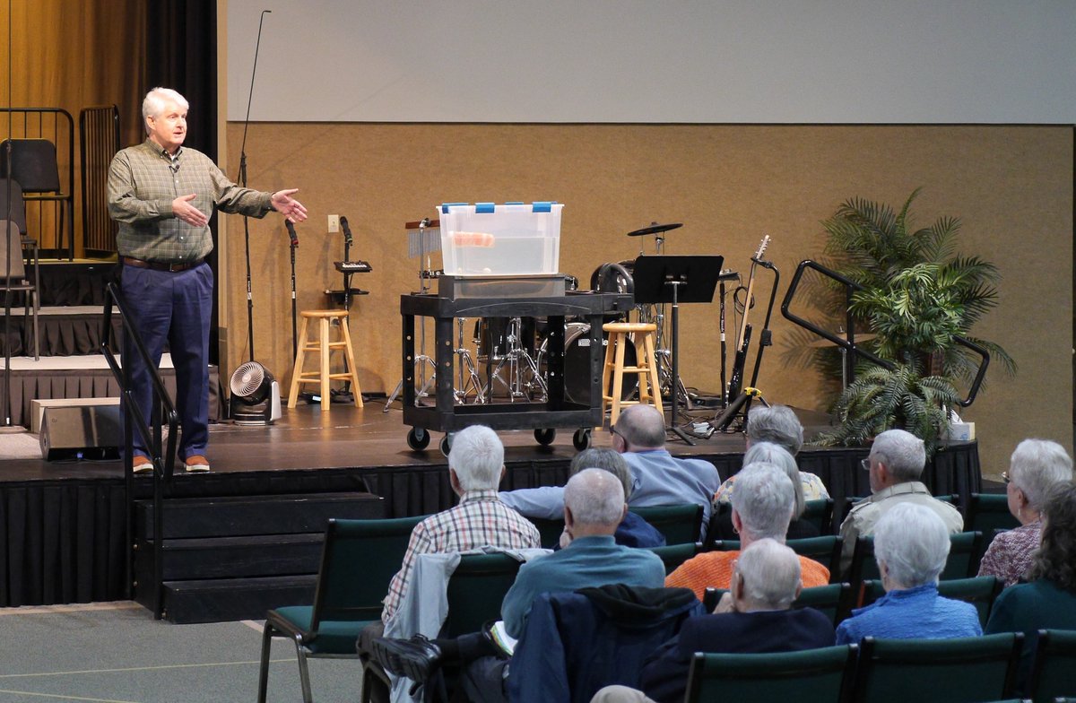 FBCLiveOak's tweet photo. Thank you Jeff Parish for leading us in a lesson in Abiding in Christ! We also had a trio sing a beautiful song for us! https://t.co/IcgoWBAZ5W