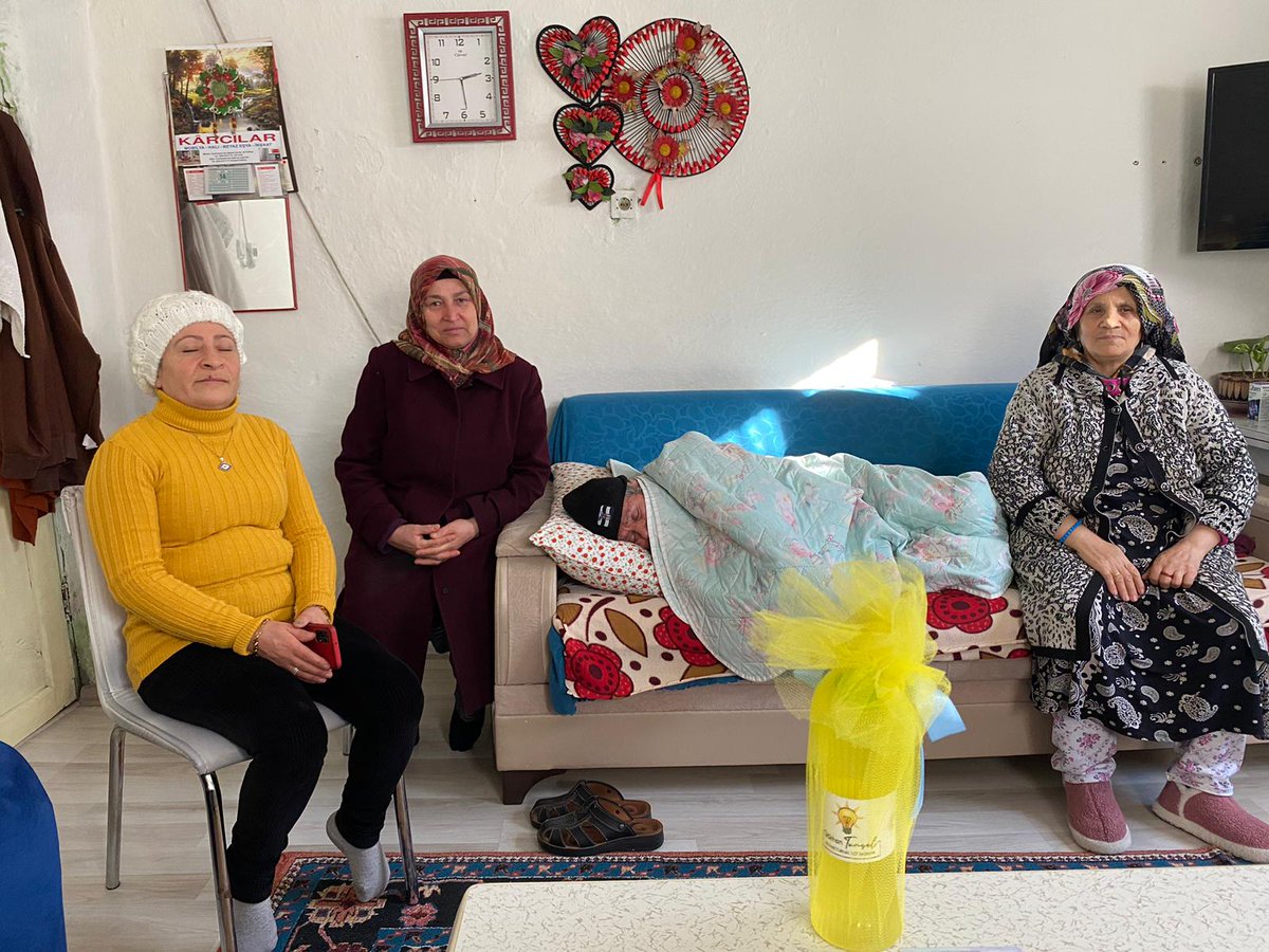 akturhal6060's tweet photo. Sandık bazlı üye ziyaretlerimizi gerçekleştirdik.
#HazırızKararlıyız 
Ak Kadınlar sahadayız.

#BizBüyükBirAileyiz https://t.co/VWNLW7h0x0