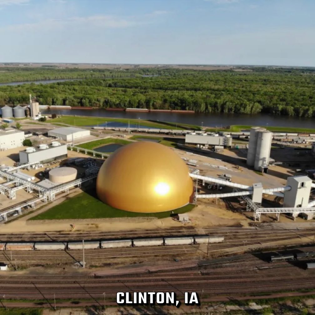 IowaChill's tweet photo. Me: “Mom can we go to the Las Vegas sphere”

Mom: “We have the sphere at home” https://t.co/grCQ0Jr4y5