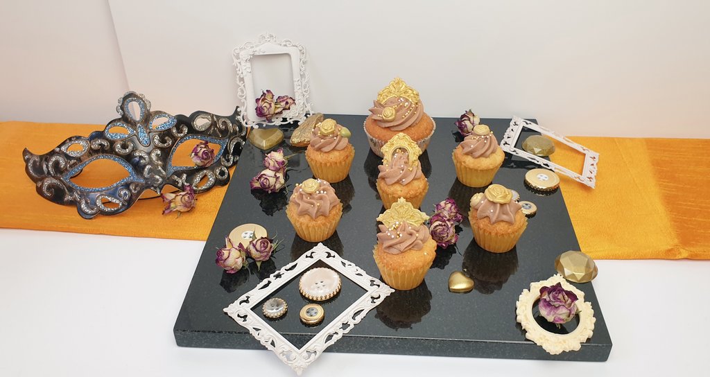 Daiyame's tweet image. Something sweet as a start into the week. 😌
Genshin Impact inspired Cupcakes. 🧁🍴💕

#KitchenStuff