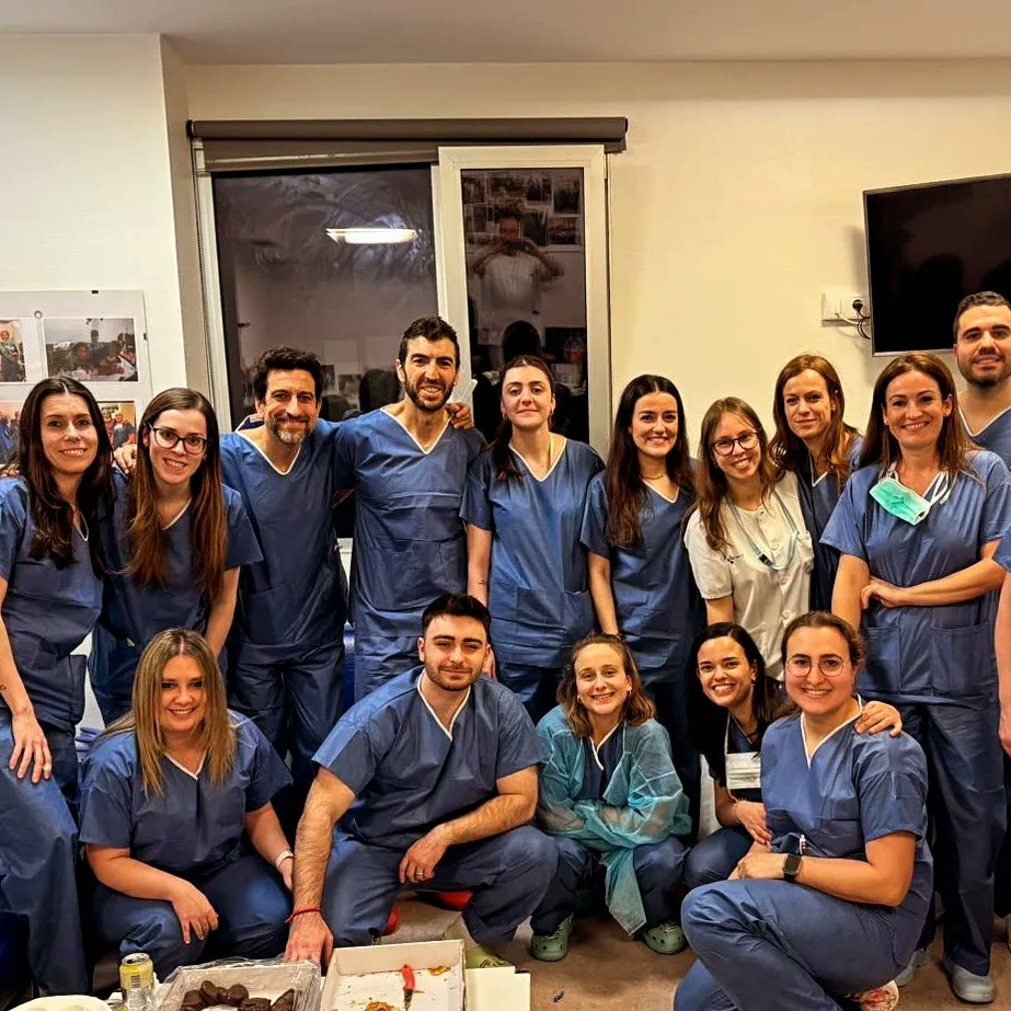 FranLopezdue's tweet photo. No soy de despedidas, más bien de hasta luegos....
Tras quince años dejó el 🏥 Río Hortega, ha sido una época genial en el quirófano, con logros en I+D+i, pero sin duda con lo que me quedo es con el gran equipo de profesionales con el que he convivido,  gente increíble, ... https://t.co/nIvVZezjuc