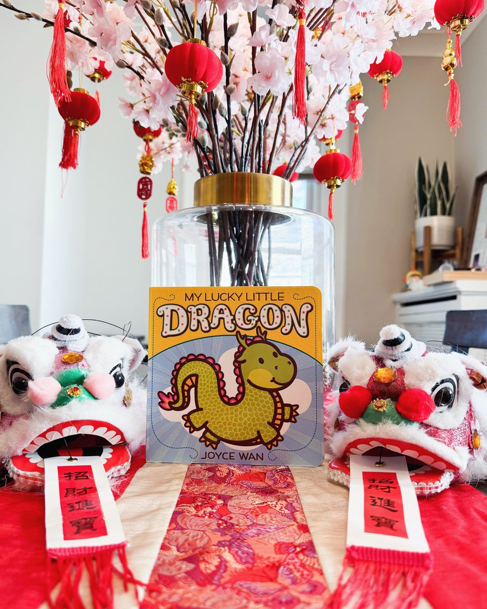 How has it been 10 years since MY LUCKY LITTLE DRAGON was published?! Feels like a lifetime ago. A sweet and gentle introduction to the zodiac animals that can be enjoyed any time of the year. Do you know your zodiac sign? I’m a horse! 🐎 #lunarnewyear #yearofthedragon