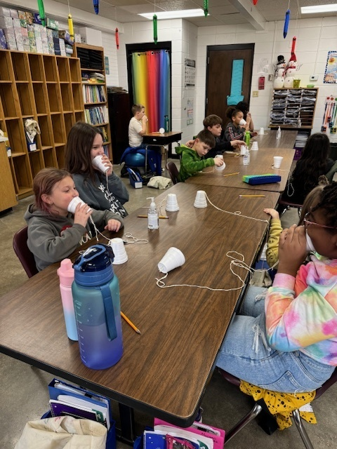 BeebeElementary's tweet photo. Mrs. Lay's 4th grade class experimenting with the way sound travels. #bbelem #bprd https://t.co/rxhnR4FdJT