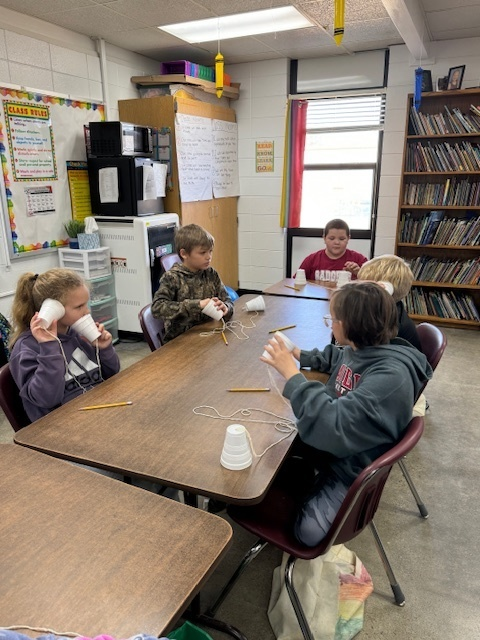 BeebeElementary's tweet photo. Mrs. Lay's 4th grade class experimenting with the way sound travels. #bbelem #bprd https://t.co/rxhnR4FdJT
