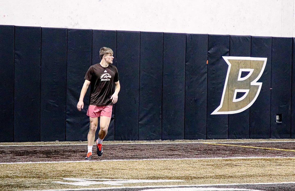 WMUMensSoccer's tweet photo. Back in the lab 🧪

#BroncosReign https://t.co/W9wEaCr1SK