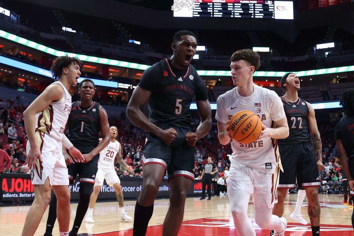 zach_greenwell's tweet photo. .@LouisvilleMBB is 1 of 2 schools in the country with five different players who have scored at least 26 points in a game this season.

Brandon Huntley-Hatfield, Ty-Laur Johnson, Tre White, Skyy Clark and Mike James have all hit the mark.

h/t @dana_colleen37 and @trey_curry3! https://t.co/5jew20m0RZ