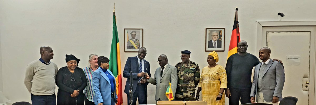 BotschaftMali's tweet photo. Ce lundi 05 février 2024, SEM Cheick Mahamadou Chérif KEITA a procédé au lancement officiel de l’opération de distribution des Cartes Biométriques Sécurisées de la juridiction de Berlin. https://t.co/INc7C3ziwF