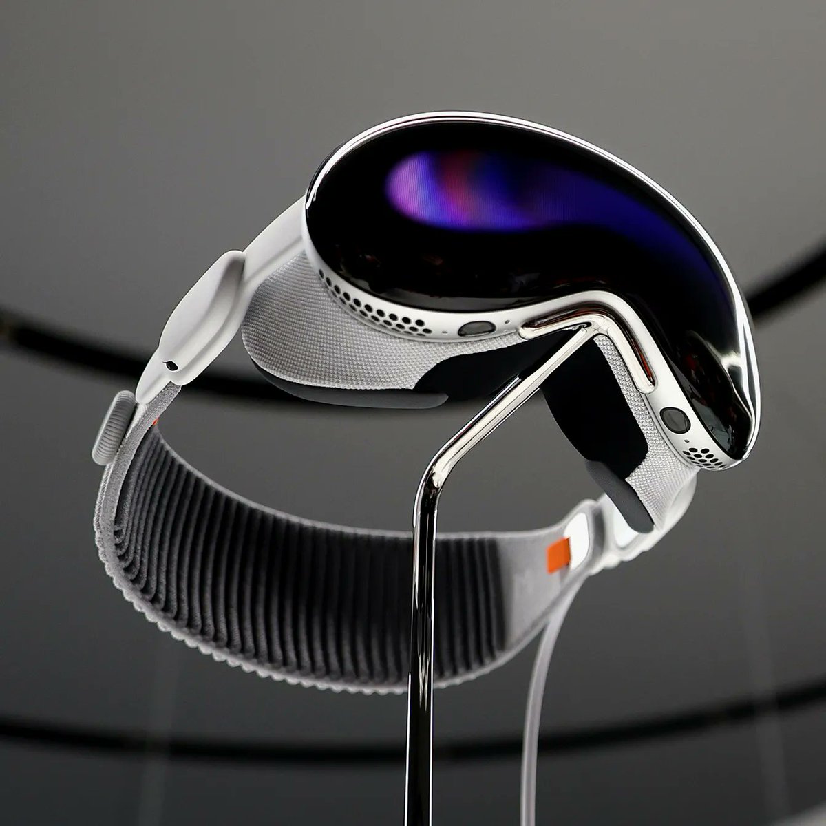 AppleInsider tweet media