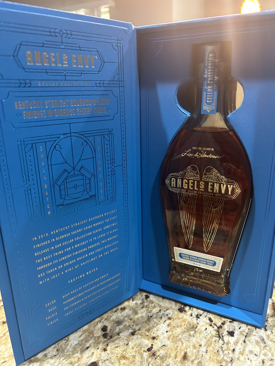 ZillaDaKilla316's tweet photo. Some of the coolest packaging I’ve seen, Well done Angels Envy !! #angelsenvy #cellarcollection #bourbon https://t.co/93FUHFj5SY