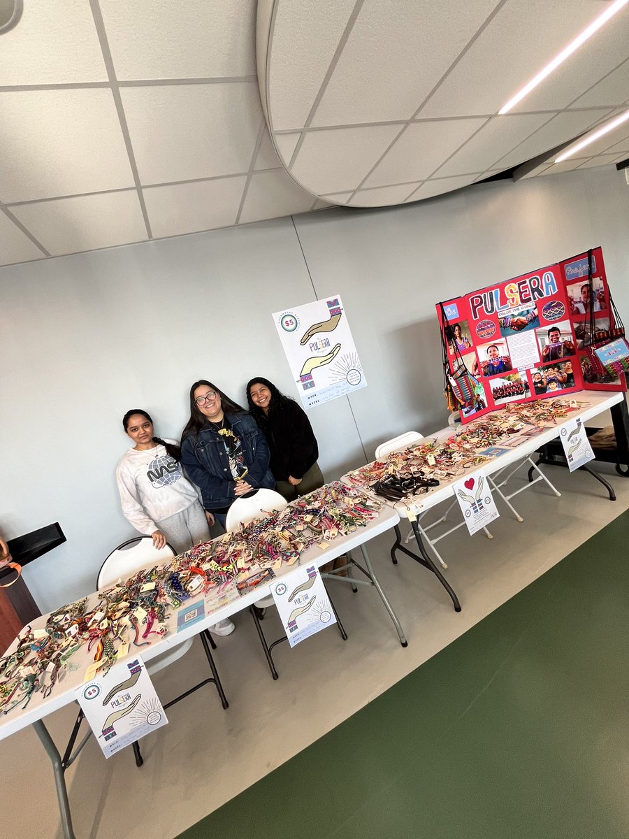 EPCHS_IntClub's tweet photo. This week only, come and support the @PulseraProject!! Handcrafted pulseras (bracelets) and bolsitas (bags) will be sold during lunches and at a basketball game this week. https://t.co/Jo3sSVPsf4
