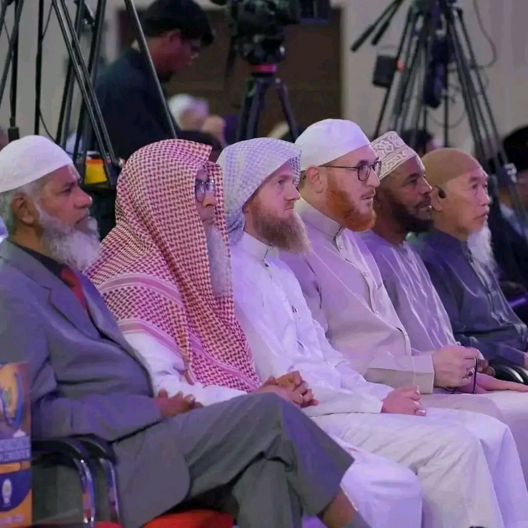 stuf2_0's tweet image. { وَجَعَلْنَاكُمْ شُعُوبًا وَقَبَائِلَ لِتَعَارَفُوا }