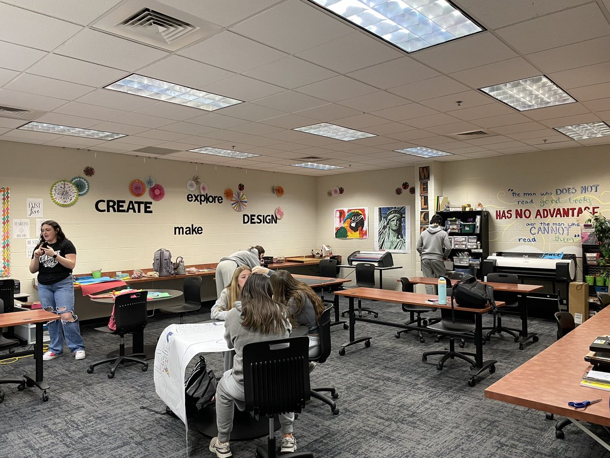 achs_library's tweet image. Classes galore in the library and Makerspace today! #usd385libraries