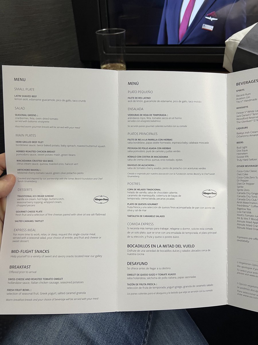 antonitter's tweet image. Hey @AmericanAir why do you use english/spanish language menus on flights to Brazil #AA951?  We love our hermanitos you know, but our language really is #portguese #americanair #gauche #hospitality
