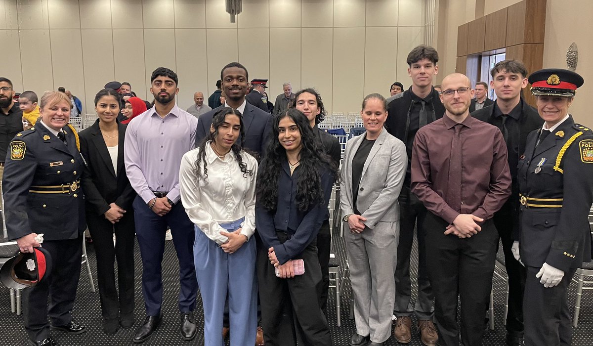 HewisonPRP's tweet photo. Thank you to @sheridancollege Police Foundations first year students for attending today’s @PeelPolice Recruit Graduation for class 23-03! We look forward to seeing you all in our 2024 classes! #FuturePoliceLeaders #WeAreHiring @PRPRecruiting https://t.co/e2jgvw73Hw