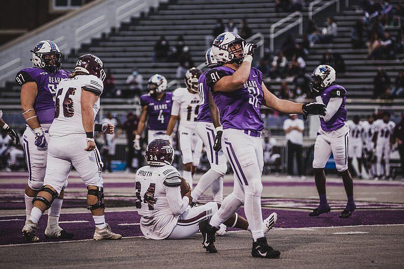 Blessed to received a D1 offer from the University of Central Arkansas @walkerashburn47 @Jzack99 @CoachJoshOHS @adamgorney @SWiltfong247 @ChadSimmons_ @FbIberia @DemetricDWarren @Jeff_XOS @TheUCReport @samspiegs @On3Recruits @RecruitLouisian