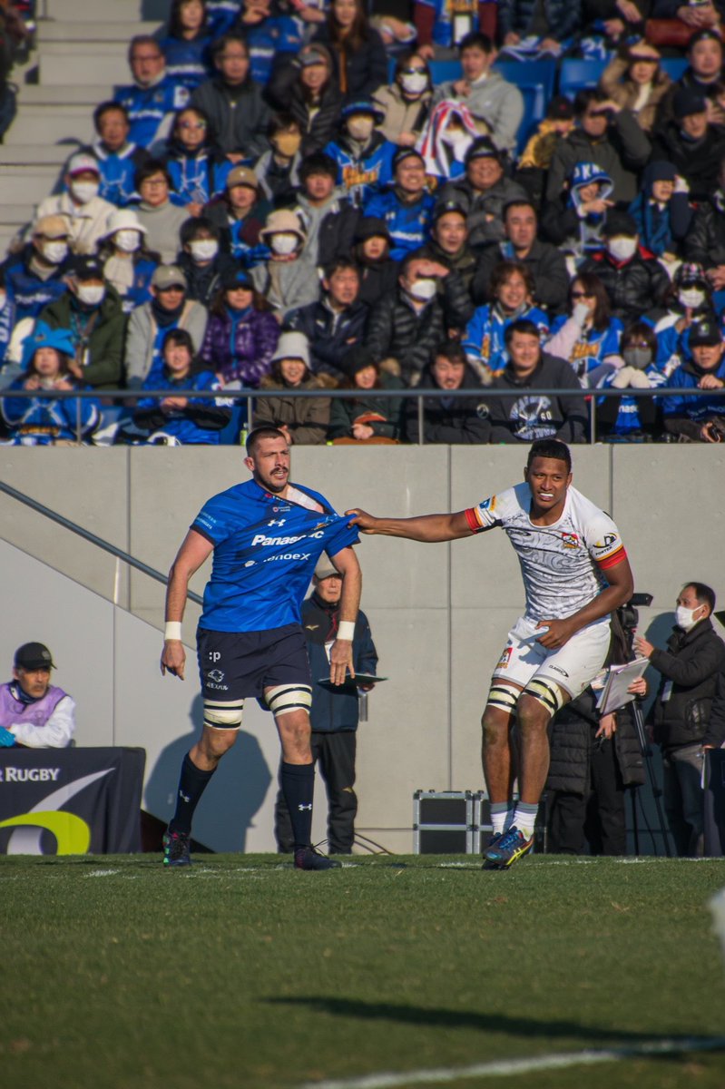 4/2/2024
THE CROSS-BORDER RUGBY 2024
vs Gallagher Chiefs

一瞬手出るかと思ったけどすぐ解散した2人

#LiamMitchell #PanasonicWildKnights #WildKnights #リアムミッチェル #パナソニックワイルドナイツ #ワイルドナイツ